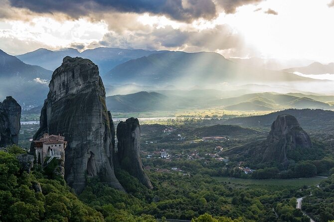 1-Day Trip to Delphi and Meteora From Athens INCREDIBLE TOUR - Key Points