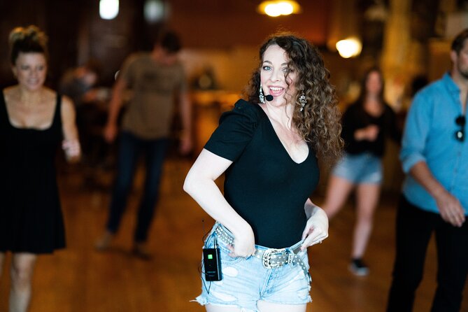 1-Hour Nashville Line Dancing Class - Just The Basics