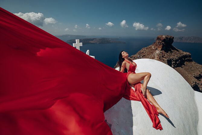 1-Hour Private Santorini Flying Dress Photoshoot