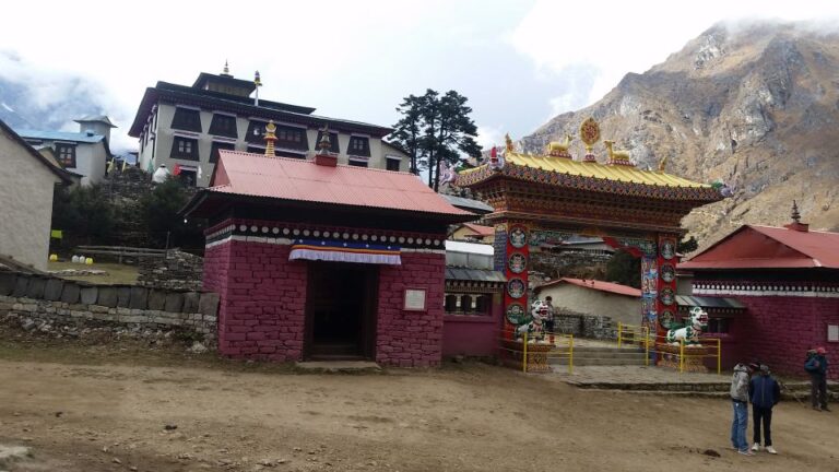 1 Month Buddhist Monastery Retreats in Tengboche Nepal