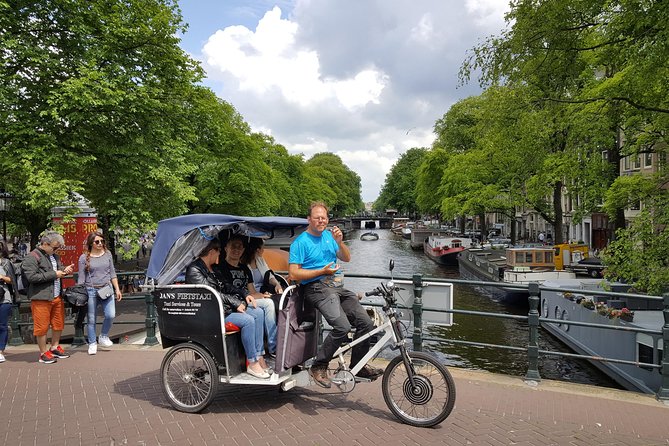 1,5 Hours Amsterdam Rickshaw Tour