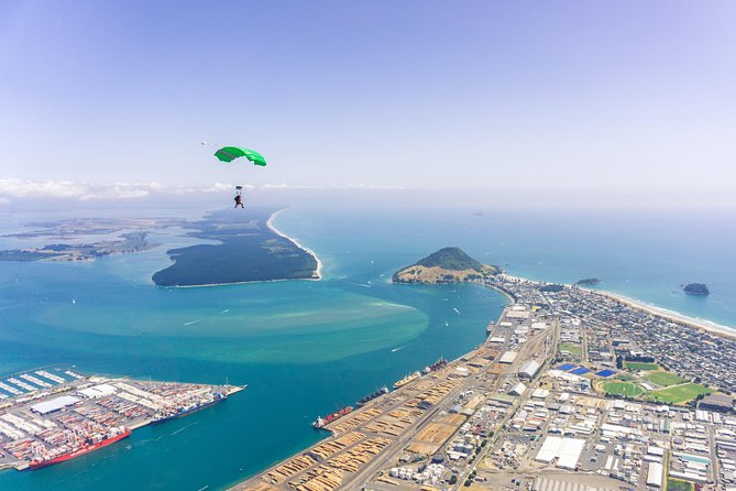 15,000ft Tandem Skydive in Bay of Plenty