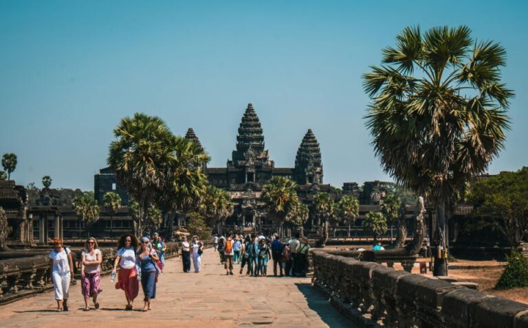 2-Day Angkor Complex Plus Banteysrei & Bengmealea Temple