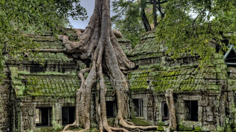 2-Day Angkor Wat, Banteay Srei & Floating Village K-Pluk
