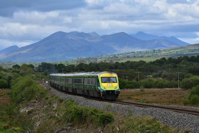 2-Day Cork, Blarney Castle and Ring of Kerry Rail Trip From Dublin