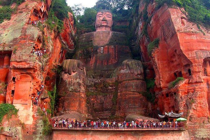 2-Day Private Tour of Leshan Grand Buddha and Emei Shan Including Monastery Stay