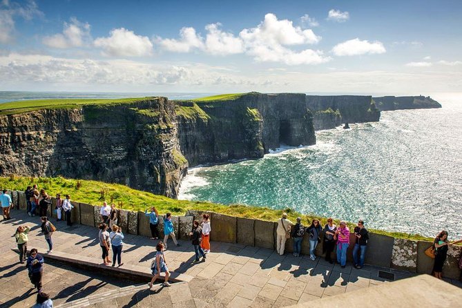 2-Day Western Ireland Tour From Dublin:Including Galway and Cliffs of Moher