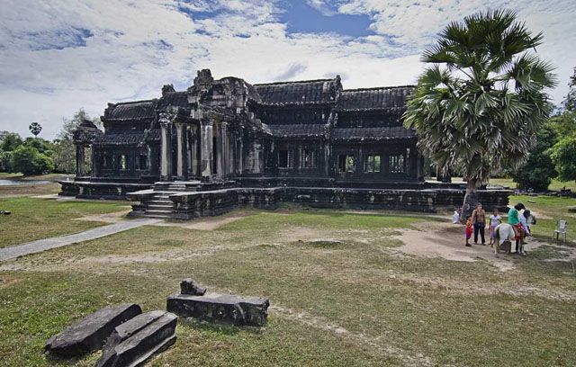 1 2 days angkor wat bayon ta promh koh ker group tour 2 Days Angkor Wat, Bayon, Ta Promh & Koh Ker Group Tour