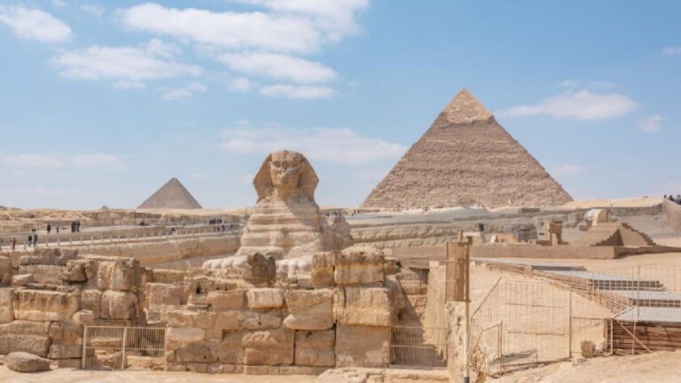 2 Days Tour To Pyramids, Museum and Coptic Cairo