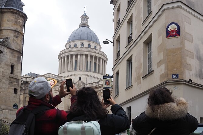 1 2 hour street art walk and space invaders hunt in paris 2 Hour Street-art Walk and Space Invaders Hunt in Paris