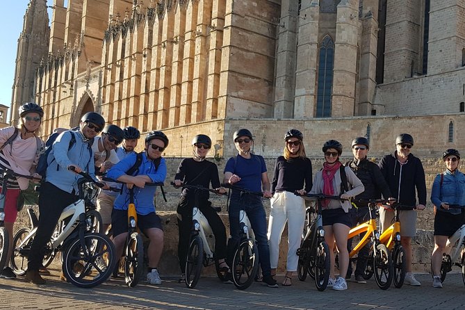 2 Hours Sightseeing E-Bike Tour in Palma De Mallorca