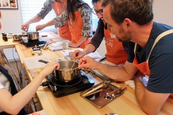 3-Hour Small-Group Sushi Making Class in Tokyo