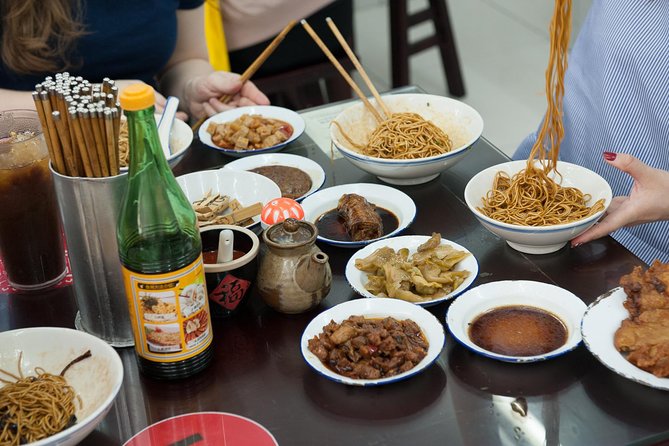 3-Hour Small Group Tour: Shanghai Old Town Discovery With Street Food Tasting