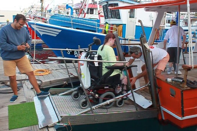 3-Hours Shared Tour to Accessible Boat En Canary Island