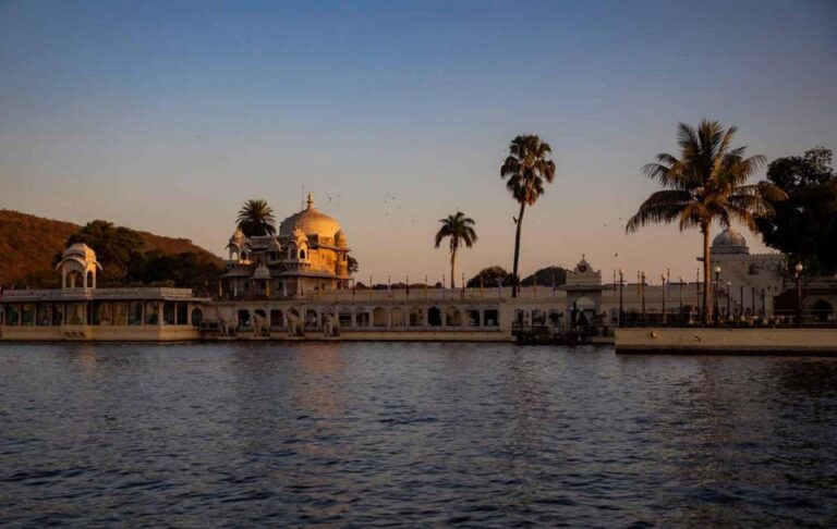 4 Days Jaipur Udaipur Tour With Pushkar