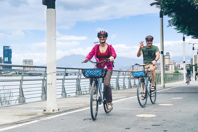 4-Hour Morning Cycling Tour in Taipei
