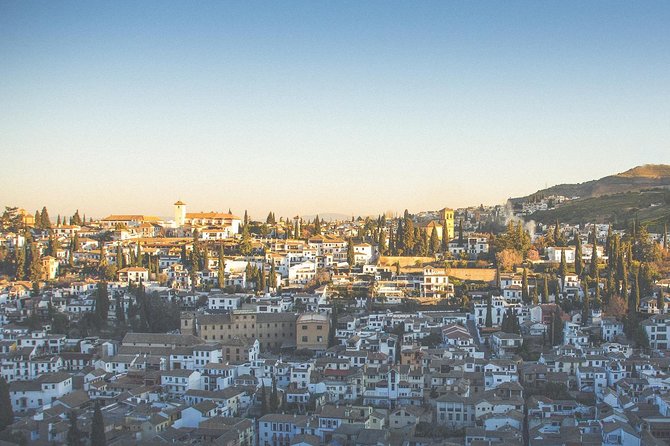 4 Neighborhoods 4 Cultures. Half Day Private Tour in Granada