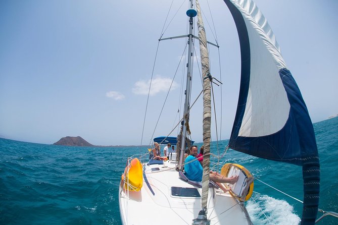 4h – Extended Private Sailing Tour Around the Lobos Island