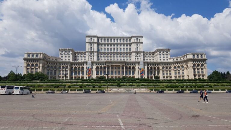6h Communism Tour in Bucharest With Ceausescu Mansion