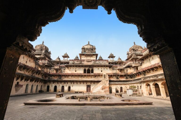 9-Hours Excursion Trip to Orchha From Khajuraho
