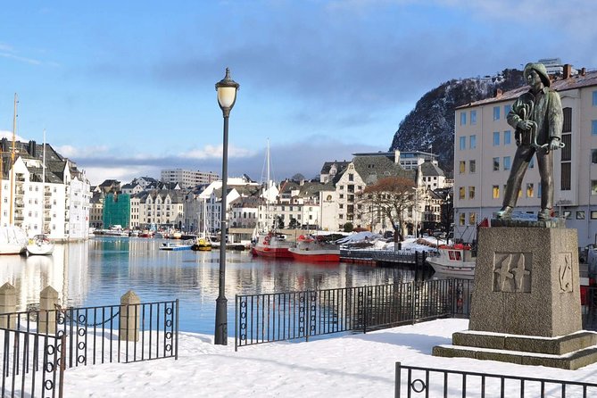 Aalesund Private Transfer From Aalesund City Centre to Aalesund Airport