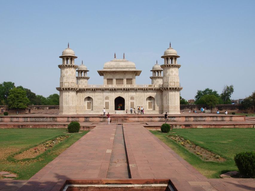 Agra Overnight Yoga Tour