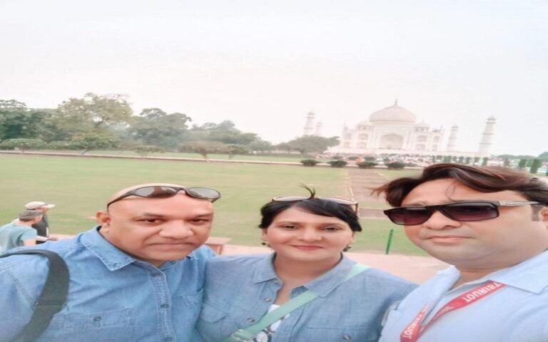 Agra: Taj Mahal Sightseeing Tour With All Monuments in Agra