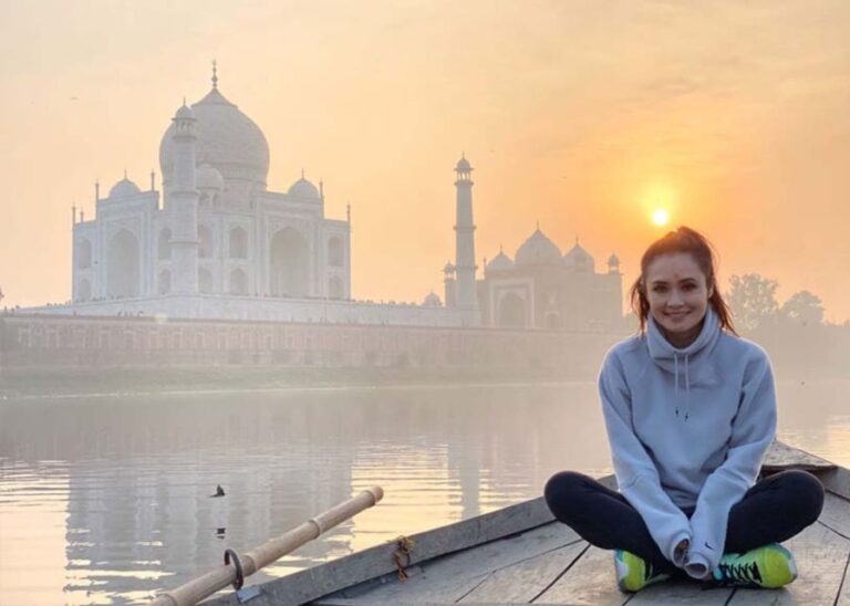 Agra: Taj Mahal Skip-the-Line Entry Ticket
