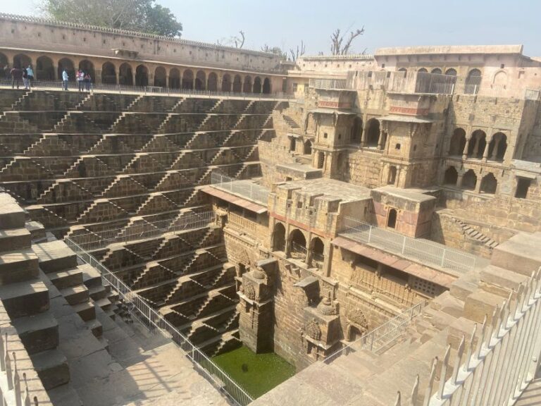 Agra to Jaipur With Guided Fatehpur Sikri & Abhaneri Tour
