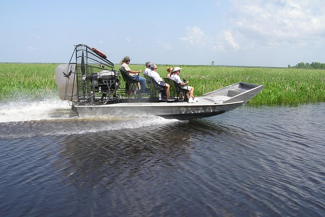 Airboat and Plantations Tour With Gourmet Lunch From New Orleans