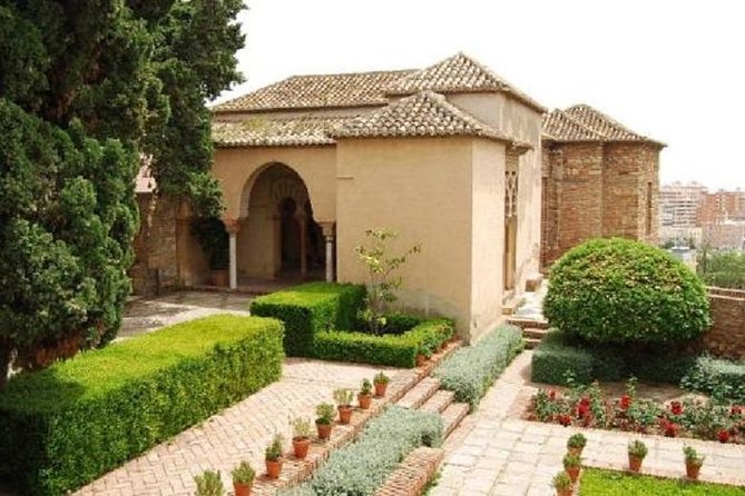 Alcazaba, Gibralfaro and Nasrid Palace in Malaga Private Tour