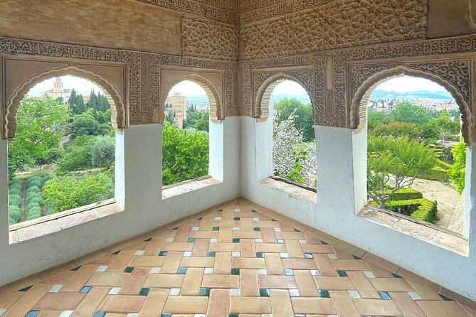 1 alhambra and nasrid palaces guided tour with tickets Alhambra and Nasrid Palaces Guided Tour With Tickets