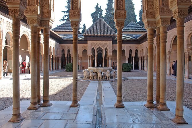 Alhambra Day Trip With Optional Nazaries Palaces From Malaga