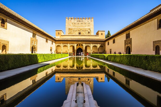 Alhambra, Generalife & Nasrid Palace Private Tour