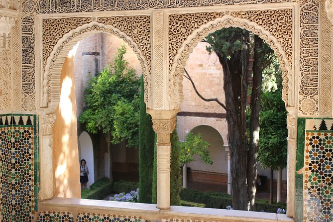 Alhambra & Generalife Skip the Line Premium Tour Including Nasrid Palaces