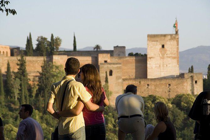 Alhambra Palace and Albaicin Tour With Skip the Line Tickets From Seville