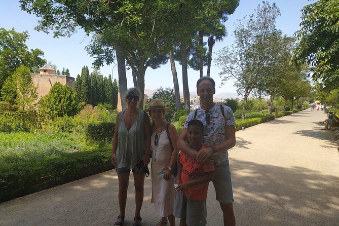 Alhambra: Private Tour for Families