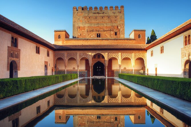 Alhambra Private Tour With a Historian (With Nasrid Palaces)