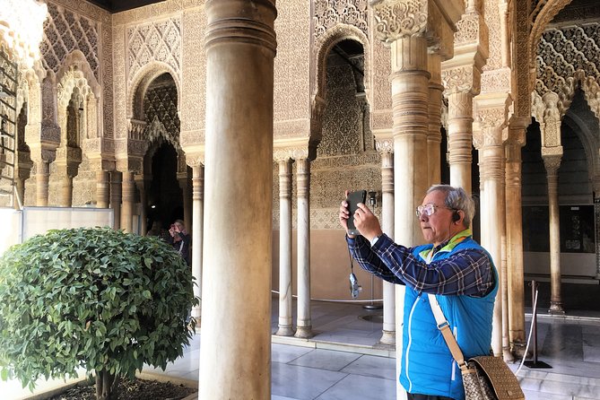Alhambra: Small Group Tour With Local Guide & Admission
