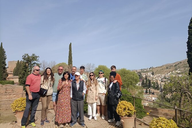 Alhambra:Join a Group,With a Specialist Guide.Skip the Line .
