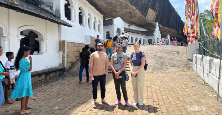 All Inclusive 3 in 1 Pass-Day Trip to Sigiriya Galle Kandy