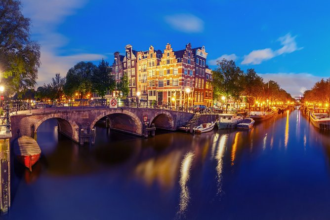 Amsterdam Evening Canal Cruise With Live Guide and Onboard Bar