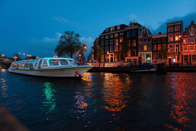 Amsterdam Evening Canal Cruise With Pizza and Drinks