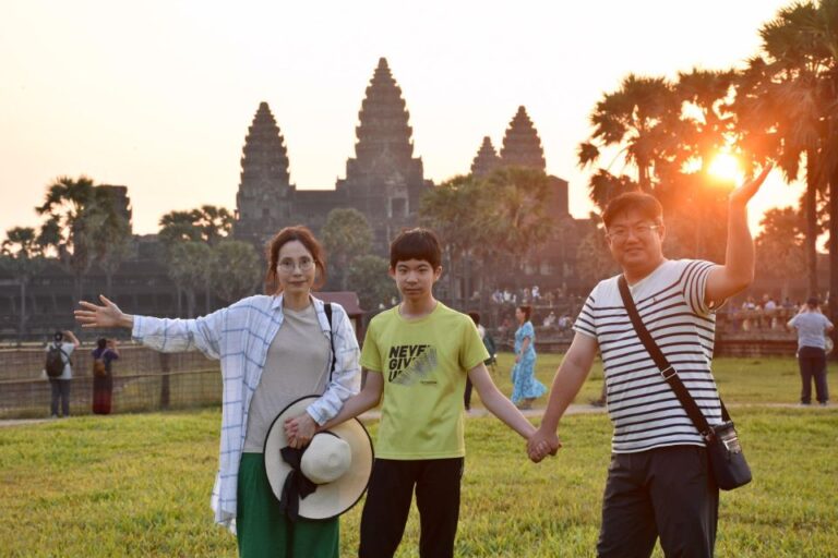 Angkor Sunrise Small Tour & Package