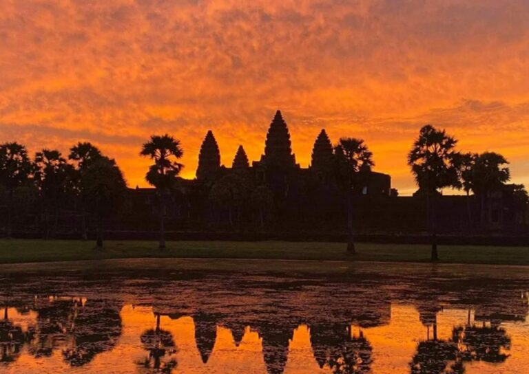 Angkor Temples Sunrise Tour With Tours Guide at Only 9/Pax
