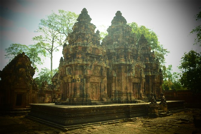 1 angkor wat banteay srey tour Angkor Wat & Banteay Srey Tour