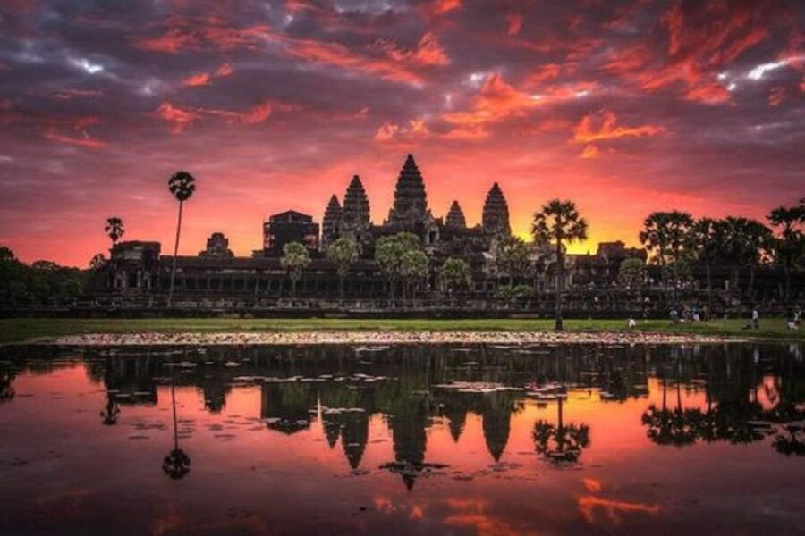 Angkor Wat: Guided Sunrise Bike Tour W/ Breakfast and Lunch