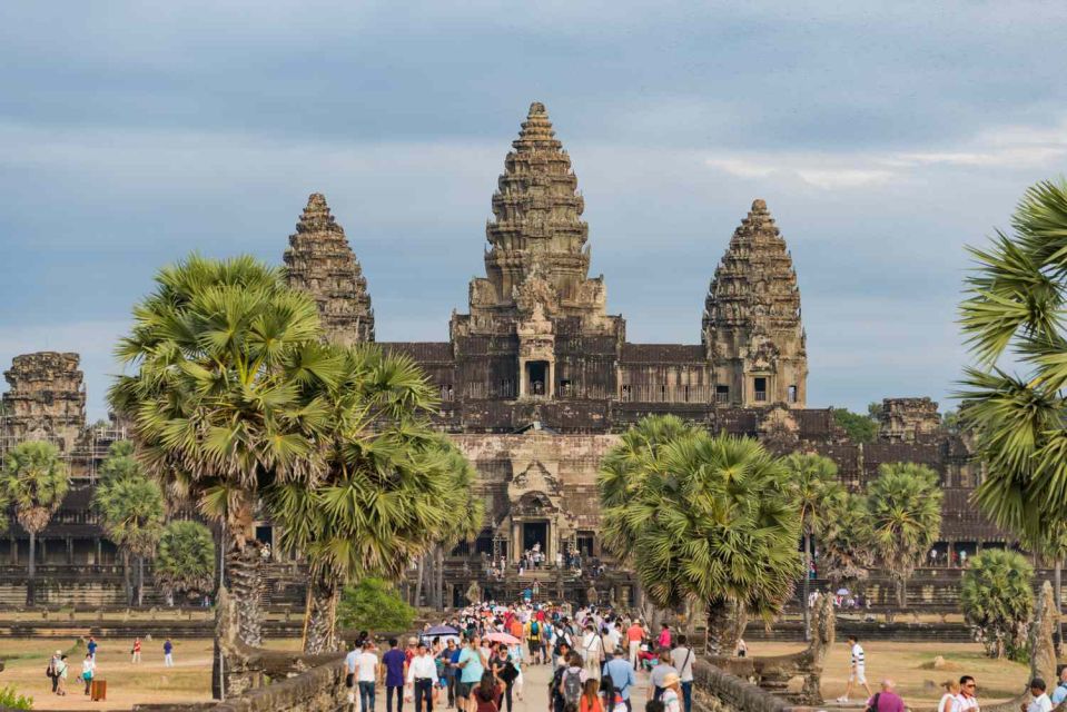 1 angkor wat small circuit tour by only tuktuk Angkor Wat: Small Circuit Tour by Only TukTuk