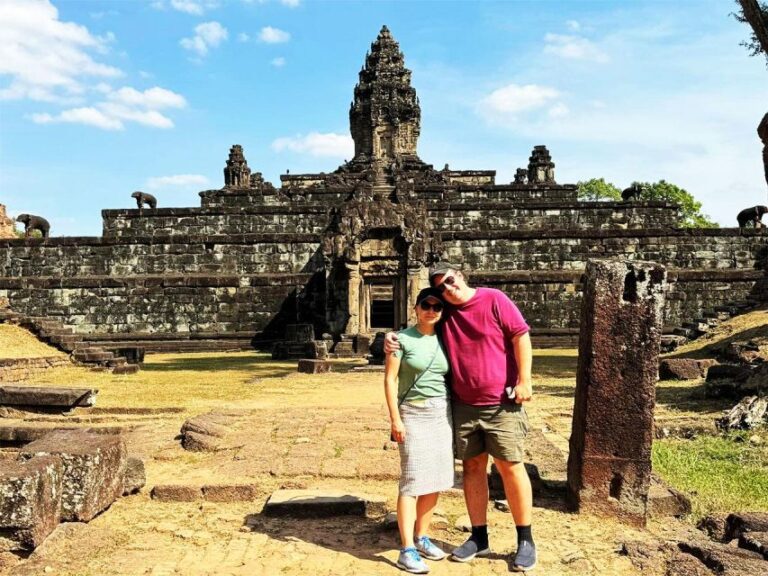 Angkor Wat : Small-Group Sunrise Tour Guided Day Tour