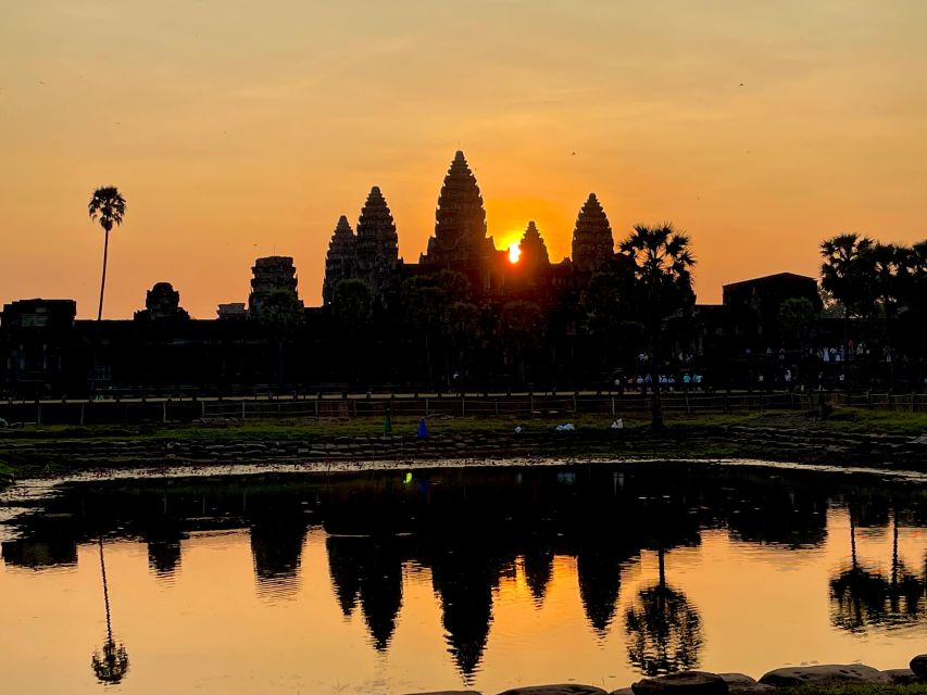1 angkor wat sunrise angkor thom bayon ta prohm share tour Angkor Wat Sunrise, Angkor Thom, Bayon, Ta Prohm Share Tour